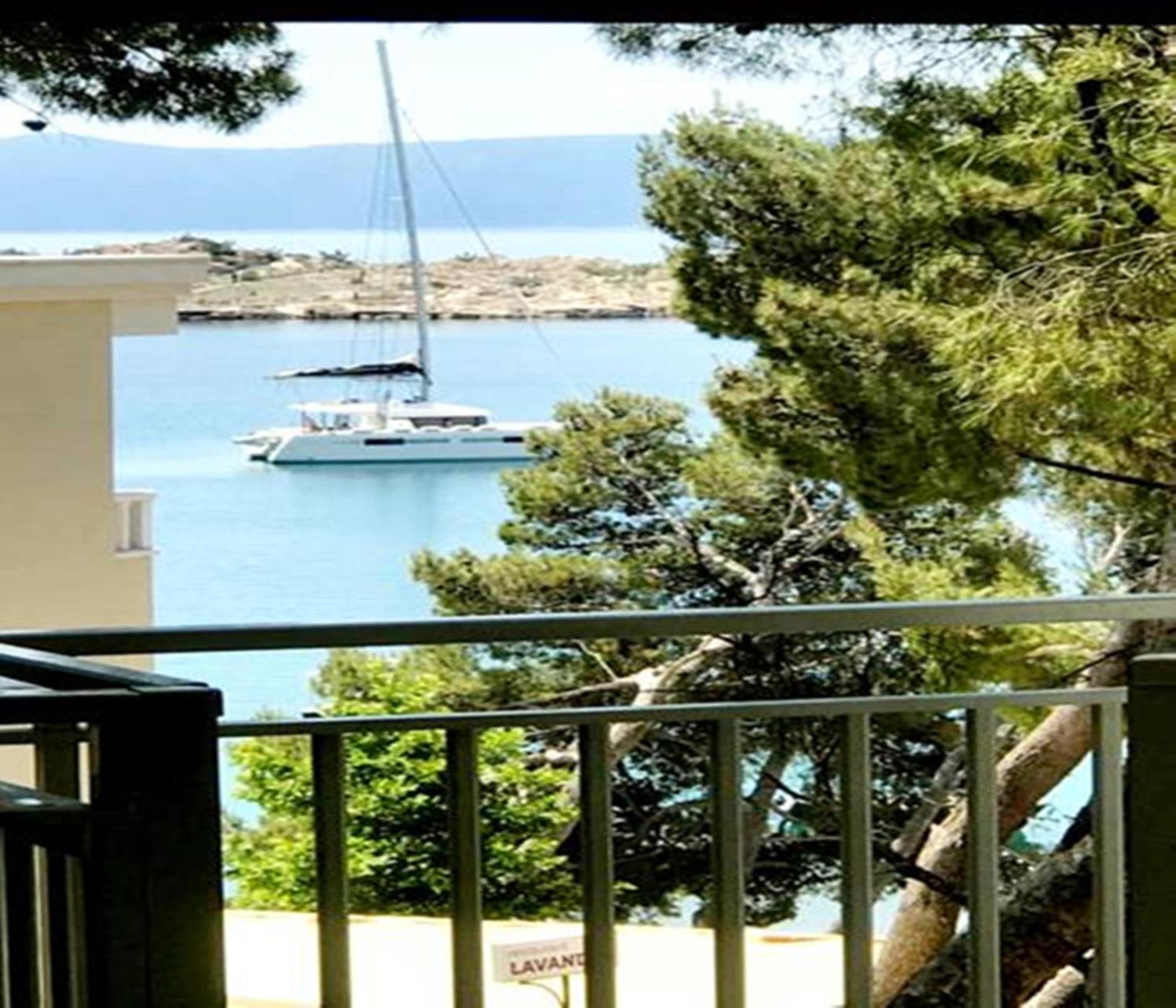 Beachfront Apartment Romilda Makarska Exterior photo